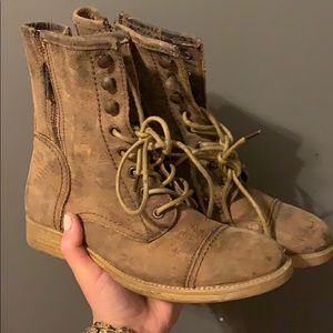 BEDSTU BOoTIES (6.5)